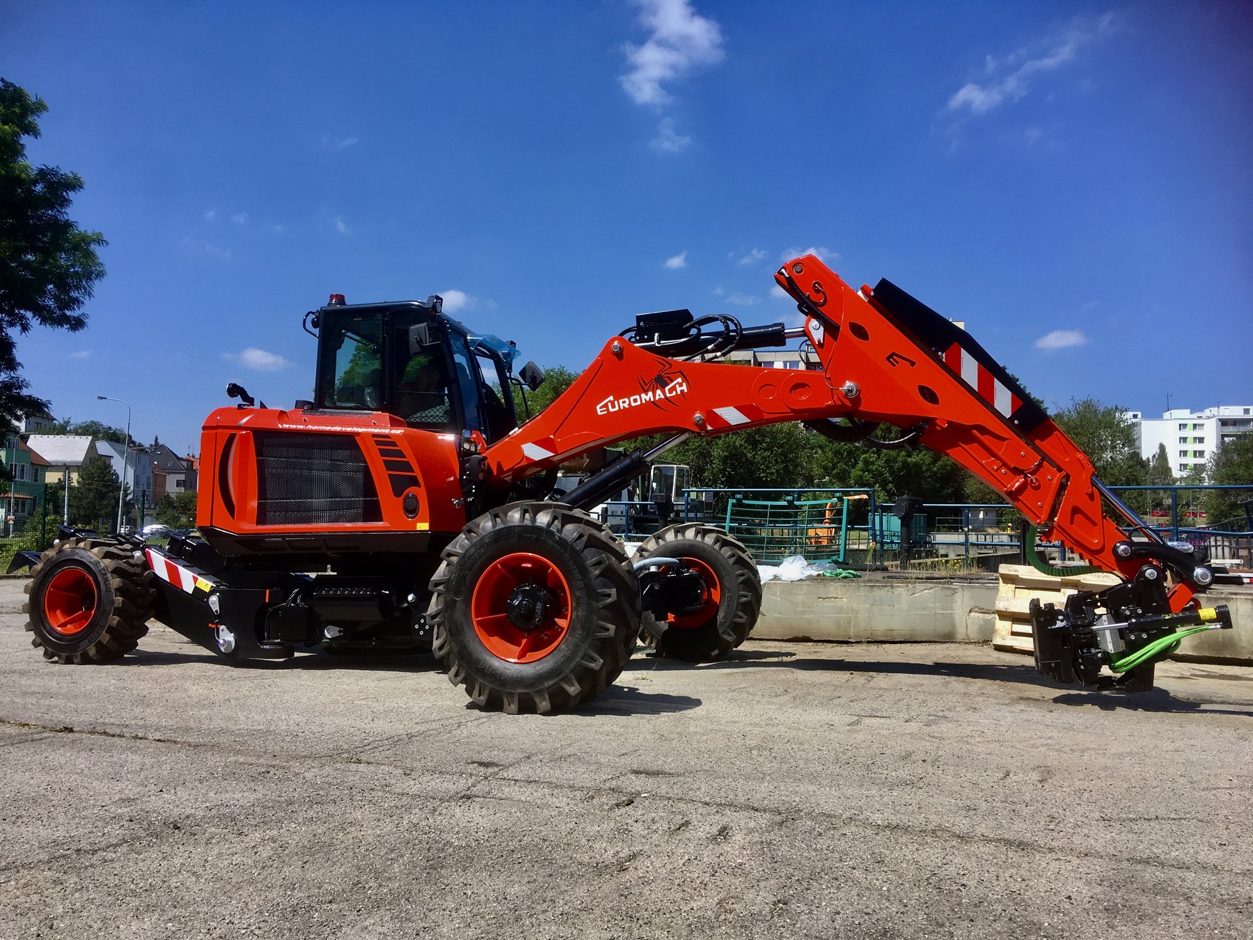 Euromach R955 2WD – Lesy hl. m. Prahy