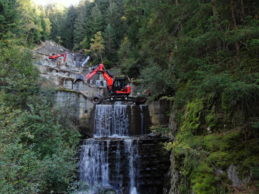 Euromach R1055 Forester — fotografie 4 z 12
