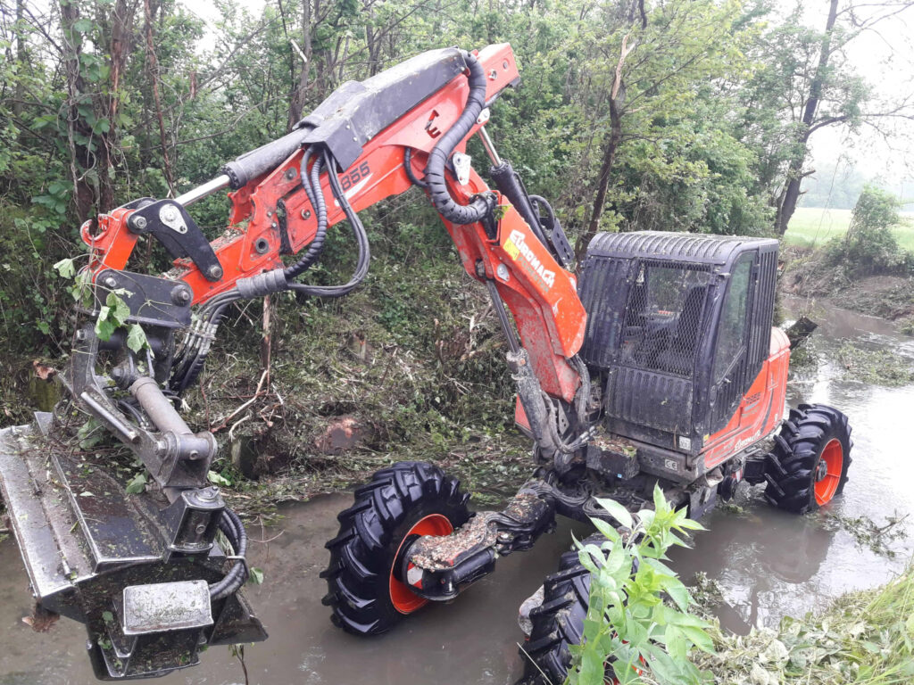 Euromach R855 Big Foot – Forester