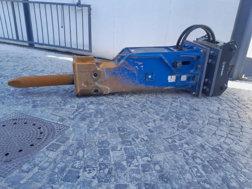 AKB S 320