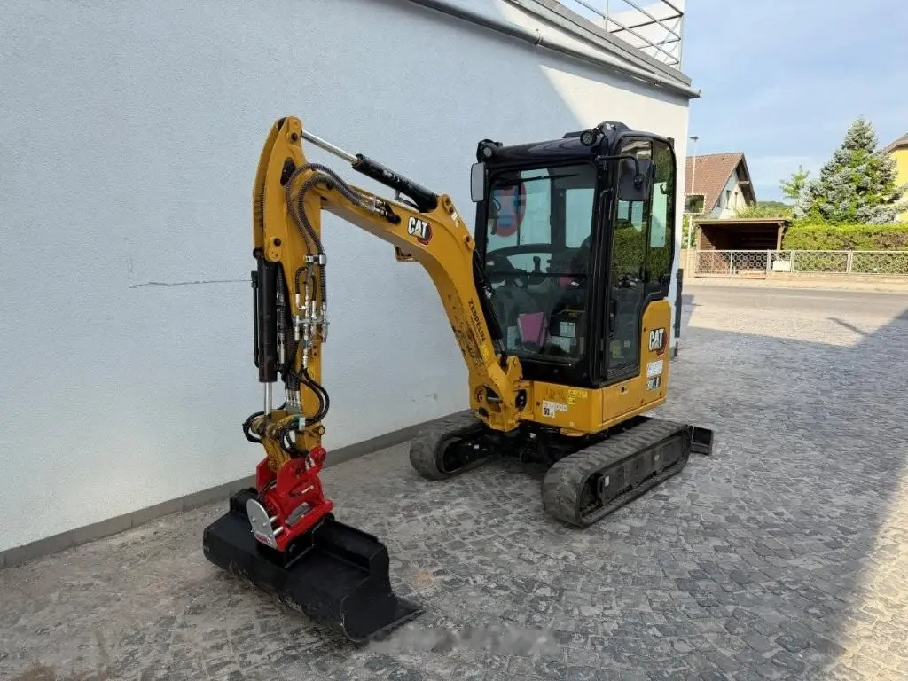 CAT 301.8 Powertilt