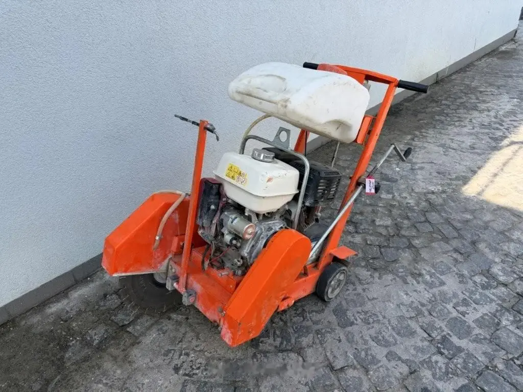Gölz řezač spár FS 190