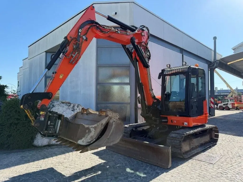 JCB 86 C-1 Powertilt