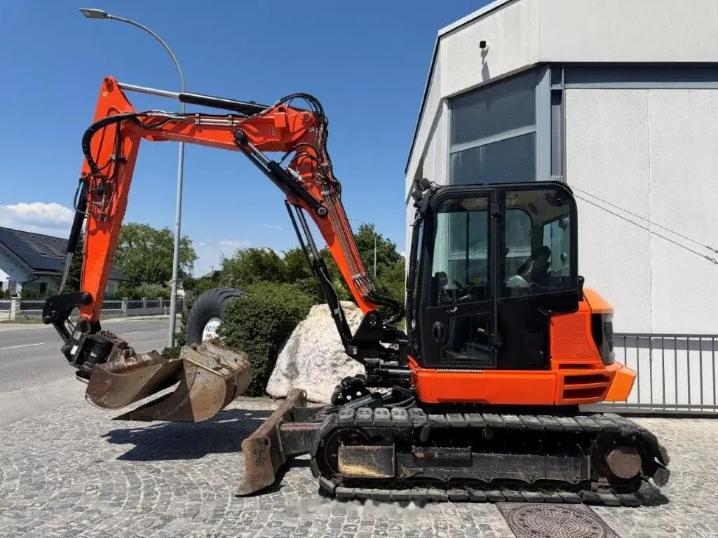 JCB 86 C-1 Powertilt — fotografie 3 z 10
