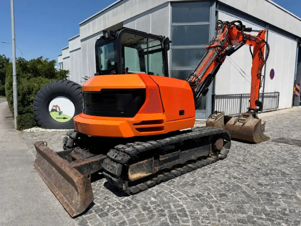 JCB 86 C-1 Powertilt — fotografie 6 z 10