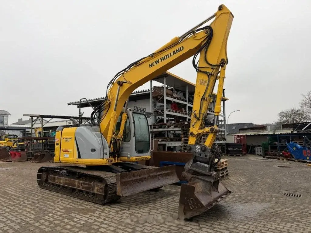Kobelco E 135 B SR-2