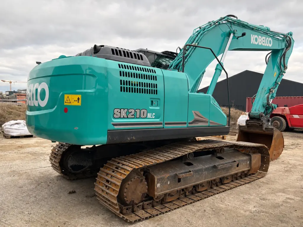 Kobelco SK 210 NLC-11 OQ 70/55 — fotografie 2 z 5