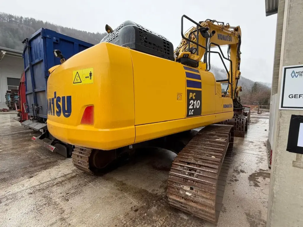Komatsu PC 210 LC-11 — fotografie 3 z 5