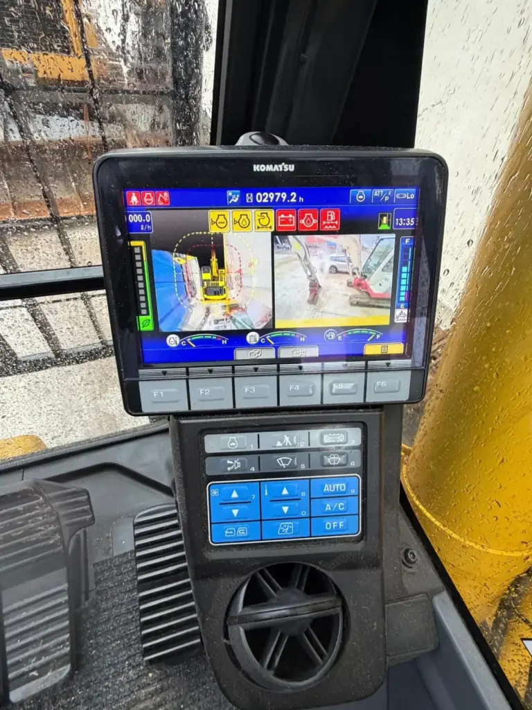 Komatsu PC 210 LC-11 — fotografie 5 z 5