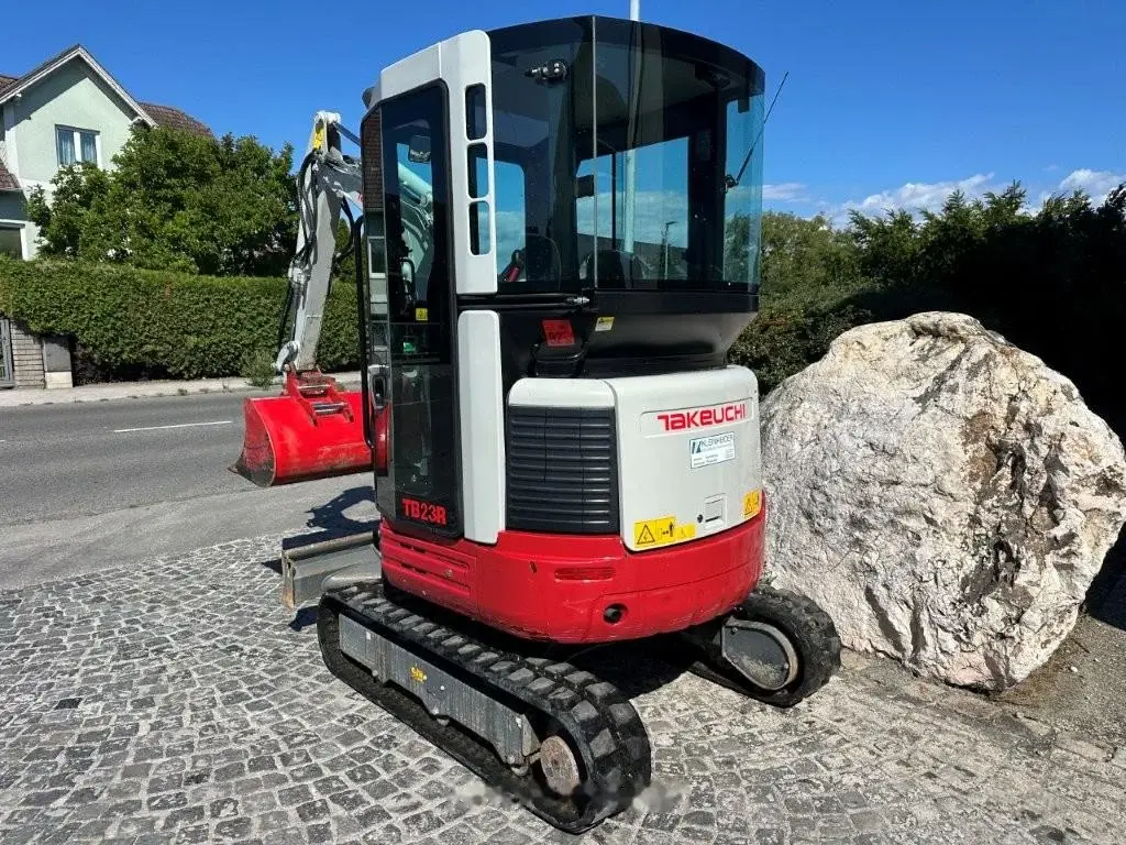 Takeuchi TB 23 R Powertilt — fotografie 3 z 8