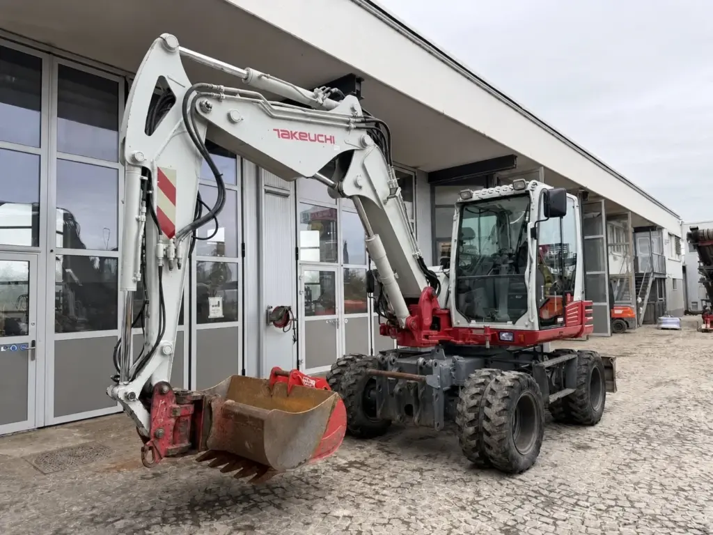 Takeuchi TB 295 W Powertilt