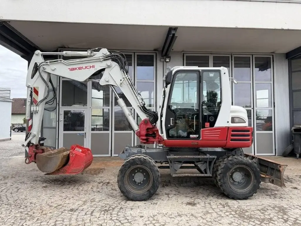 Takeuchi TB 295 W Powertilt — fotografie 3 z 9
