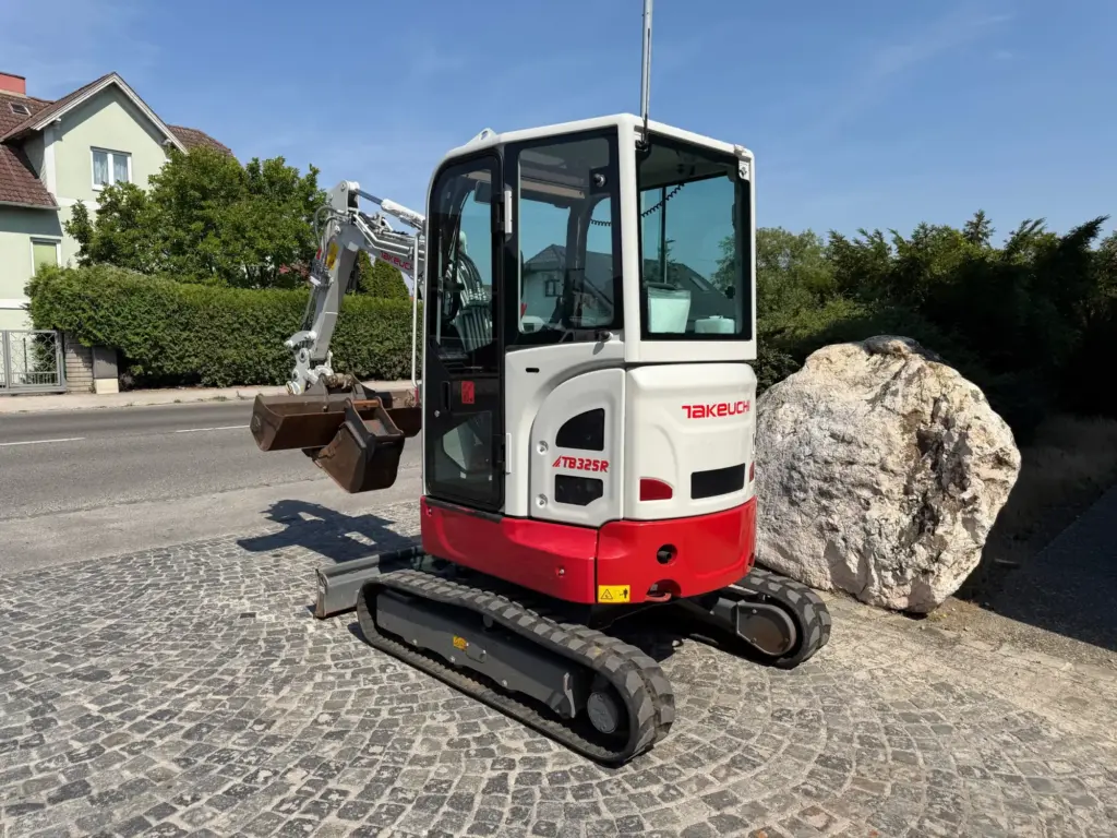 Takeuchi TB 325 R PT HS 03 — fotografie 5 z 9