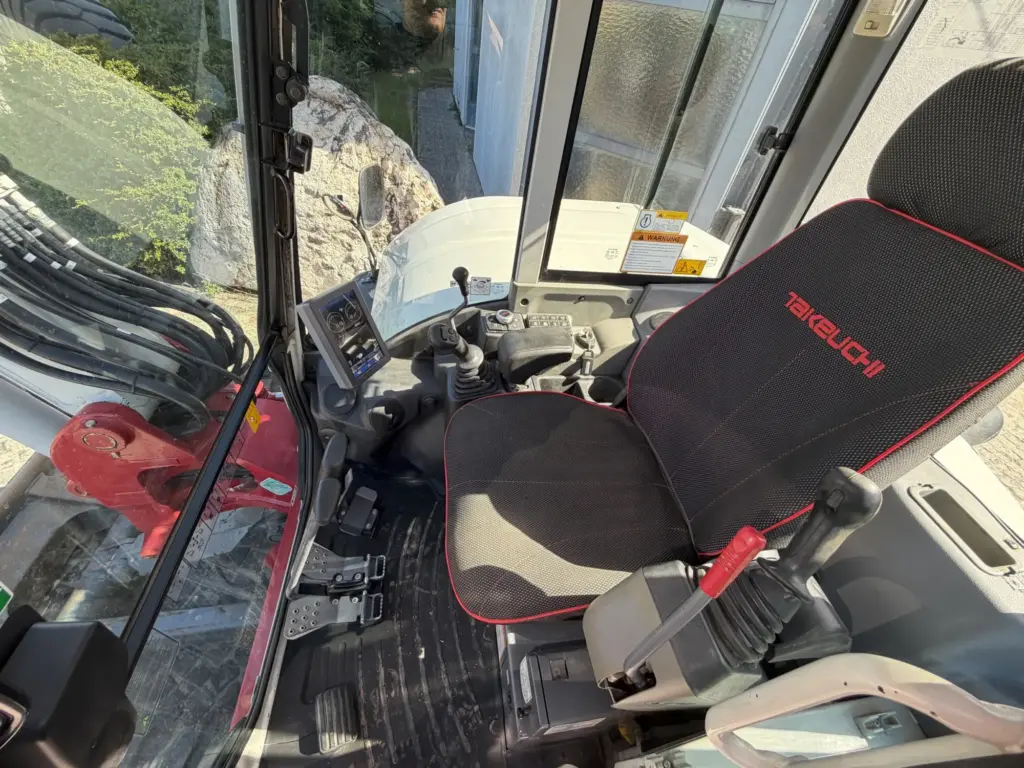 Takeuchi TB 370 PT — fotografie 7 z 9