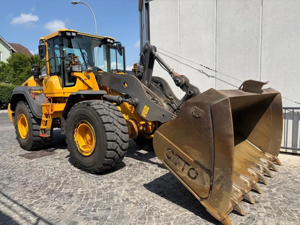 Volvo L 110 H + SW + Waage — fotografie 2 z 7