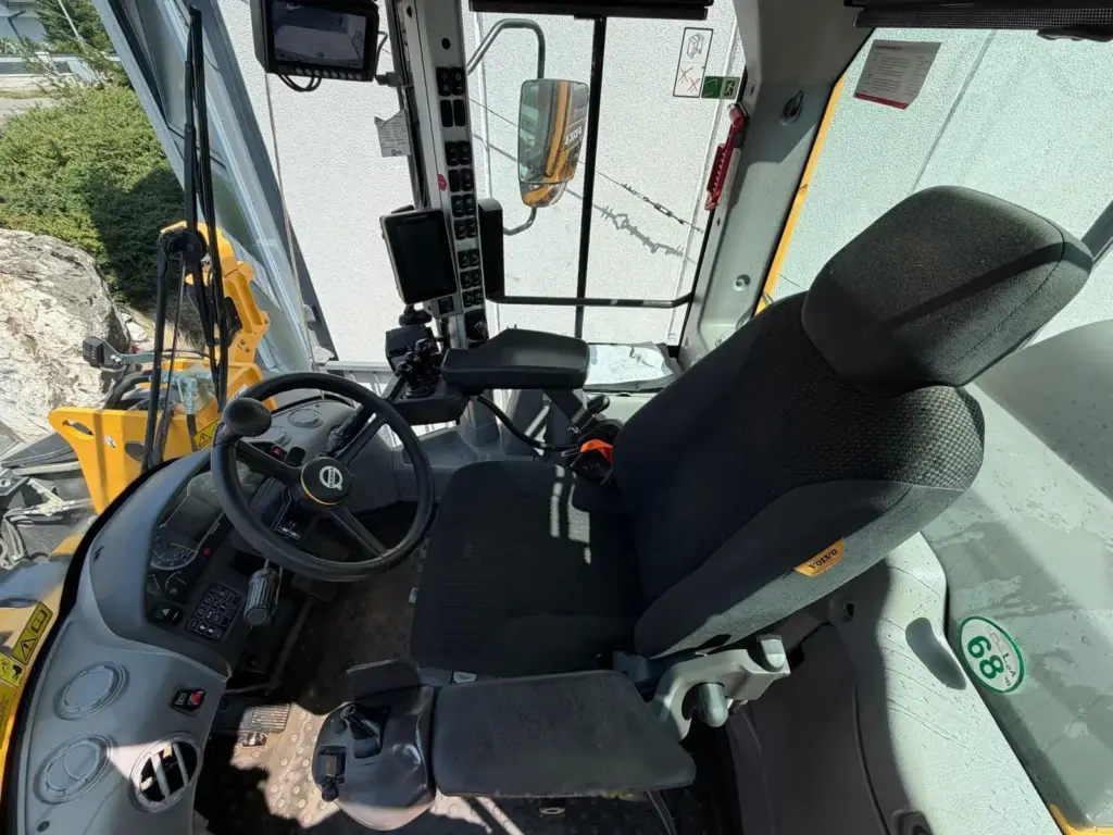 Volvo L 110 H + SW + Waage — fotografie 5 z 7