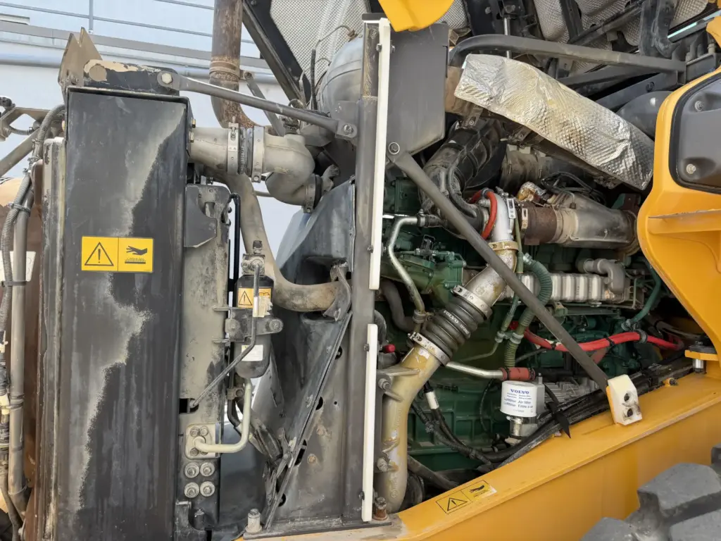 Volvo L 90 G — fotografie 11 z 11