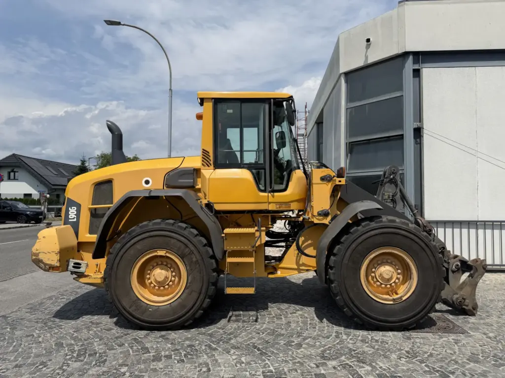 Volvo L 90 G — fotografie 3 z 11