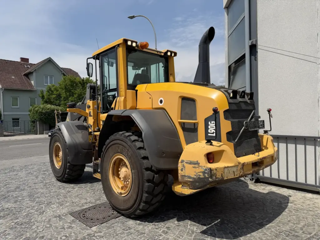 Volvo L 90 G — fotografie 6 z 11