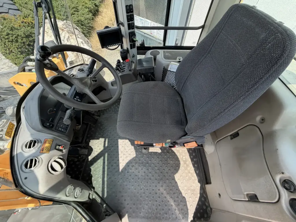 Volvo L 90 G — fotografie 7 z 11