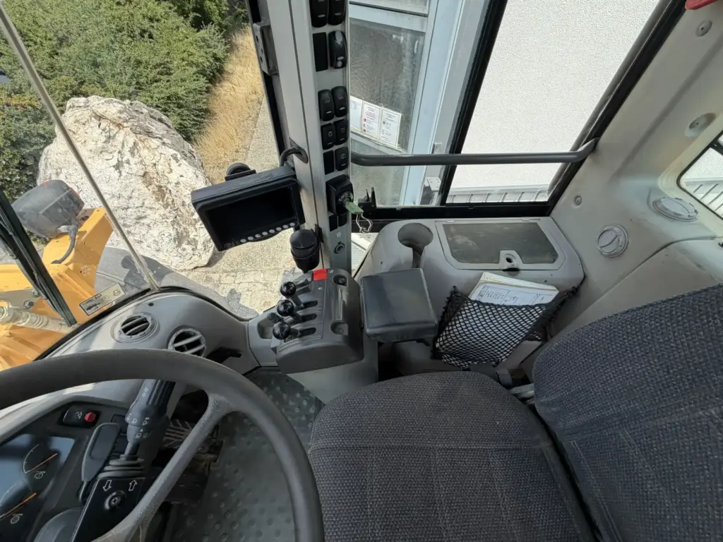Volvo L 90 G — fotografie 8 z 11